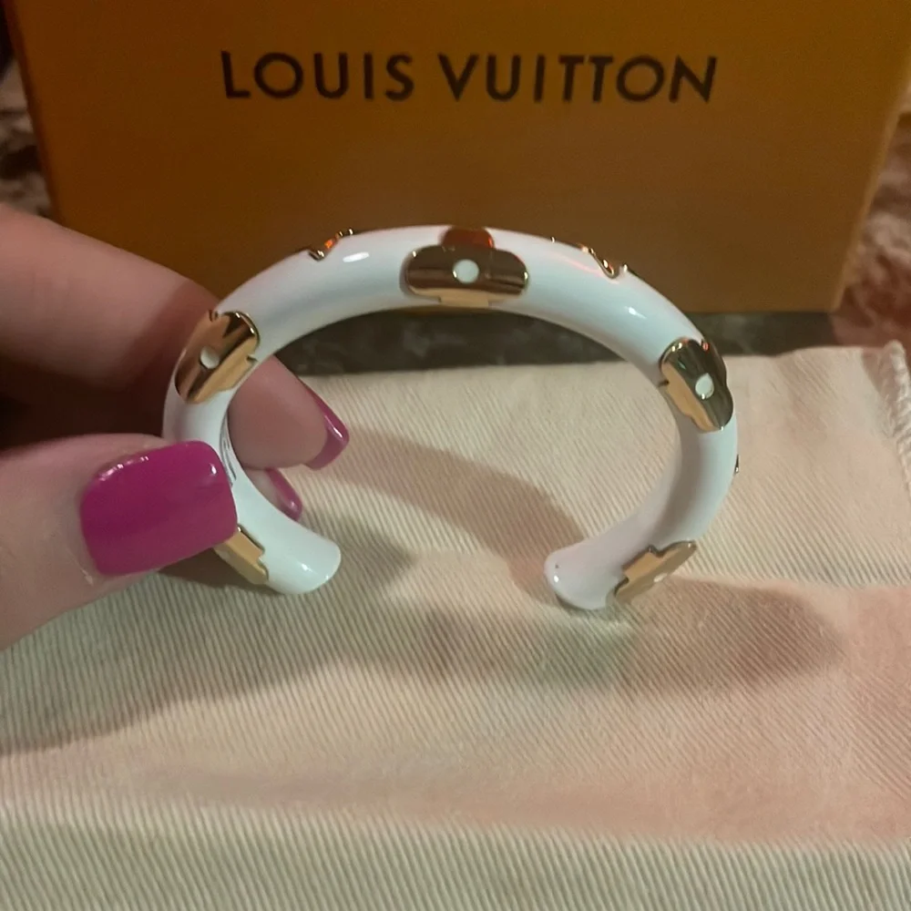 Louis Vuitton daisy bangle brand new - Picture 1 of 9